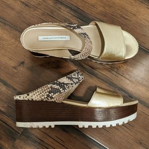 Diane Von Furstenberg Gold Snakeskin Sandals 9 Chunky Platform